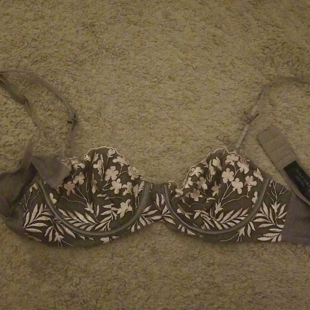 Natori Flower Bra 34B